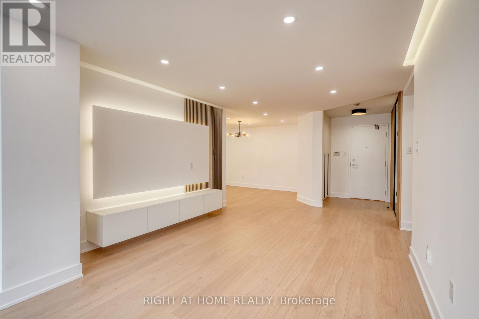 512 - 7460 Bathurst Street, Vaughan, Ontario  L4J 7K9 - Photo 7 - N12593610