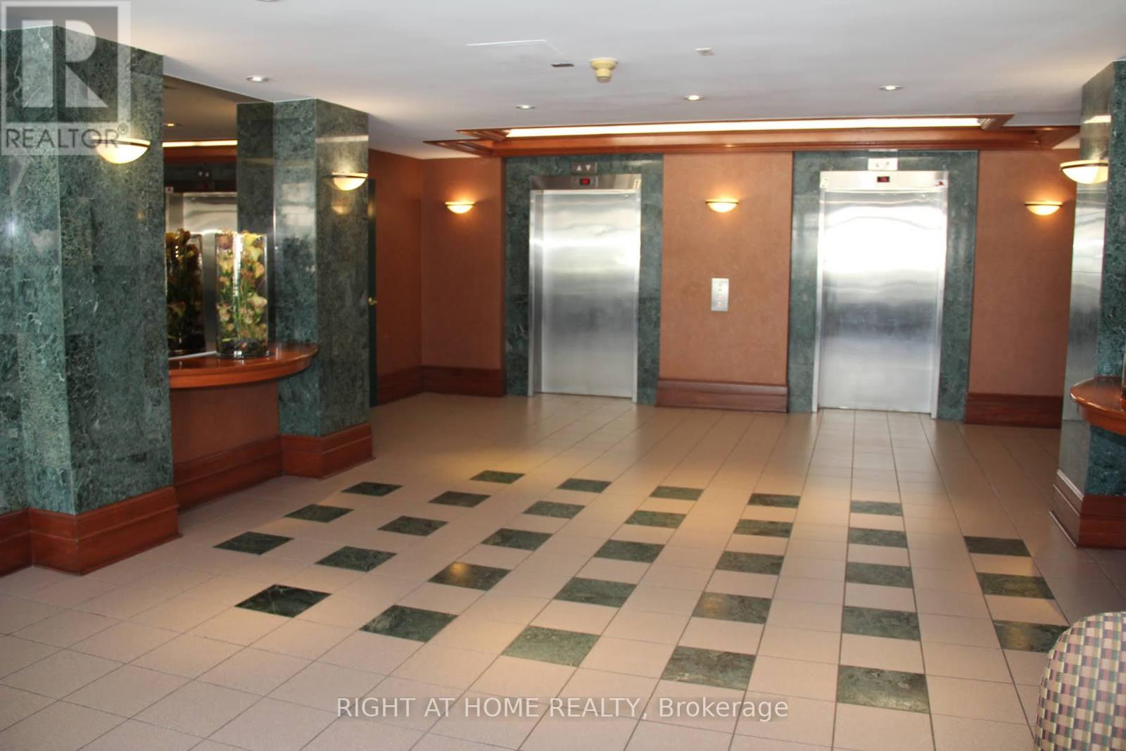 214 - 175 Cedar Avenue, Richmond Hill, Ontario  L4C 9V3 - Photo 5 - N12593628