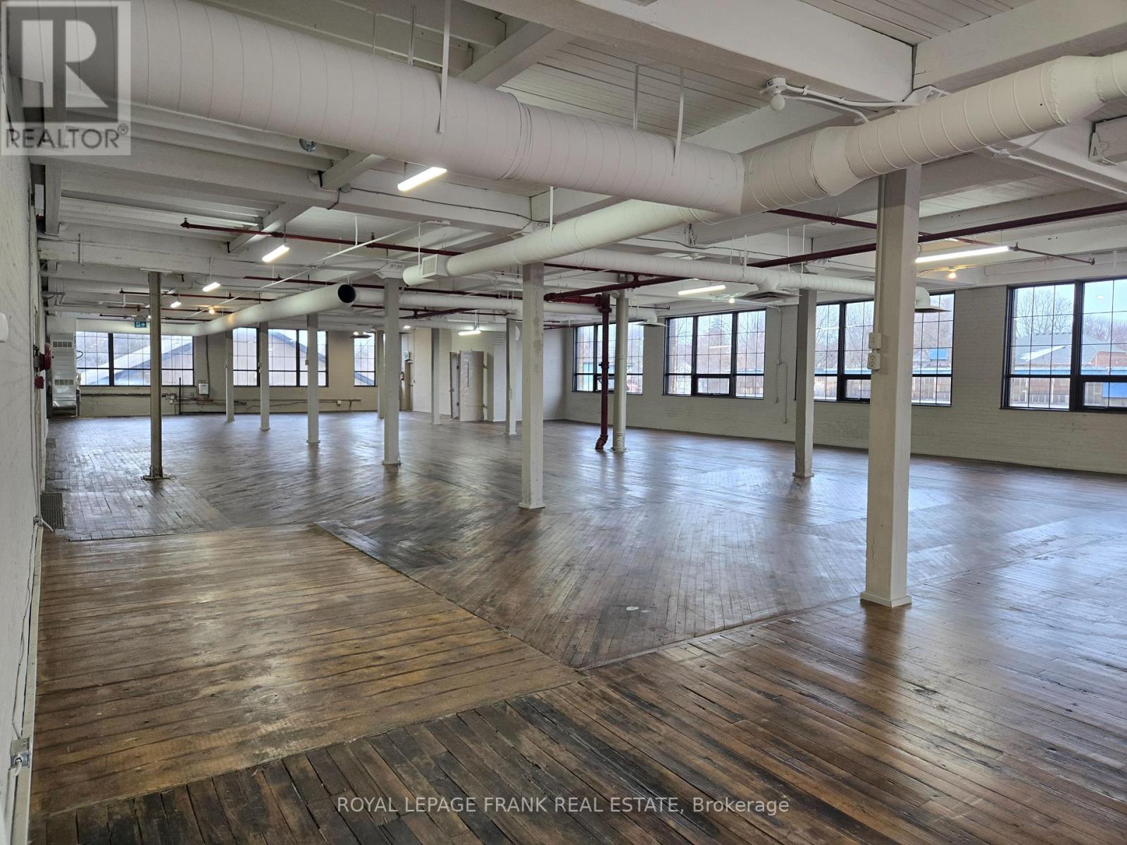 200 - 182 Wellington Street, Clarington, Ontario  L1C 1W3 - Photo 2 - E12590082