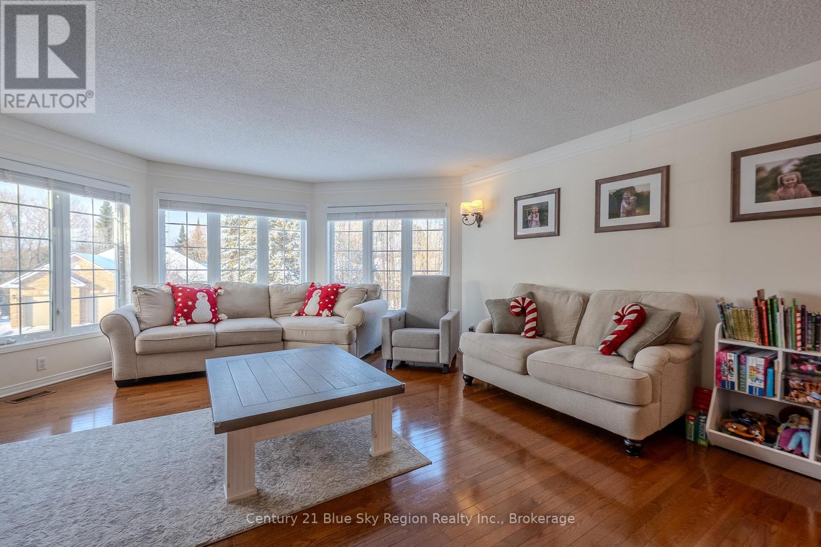 36 Kenwood Hills Drive, North Bay (Airport), Ontario  P1C 1M1 - Photo 5 - X12593676