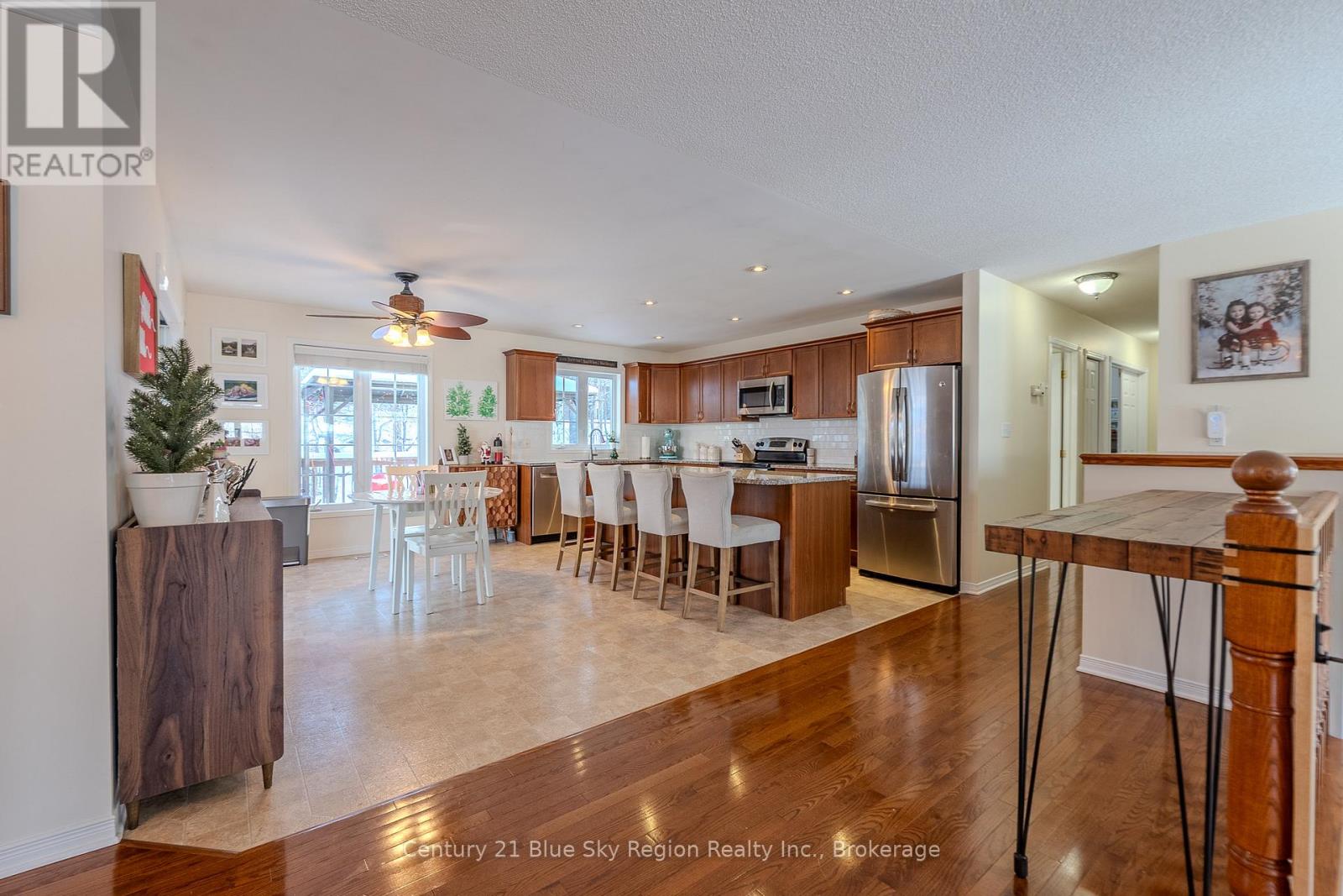 36 Kenwood Hills Drive, North Bay (Airport), Ontario  P1C 1M1 - Photo 9 - X12593676