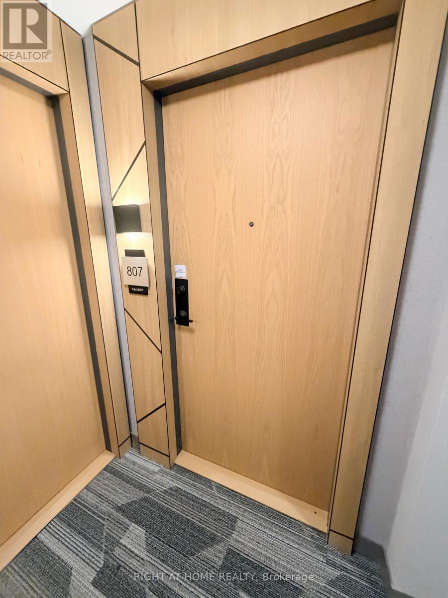 807 - 202 Burnhamthorpe Road E, Mississauga, Ontario L5A 0B2 - Photo 16 - W12593556