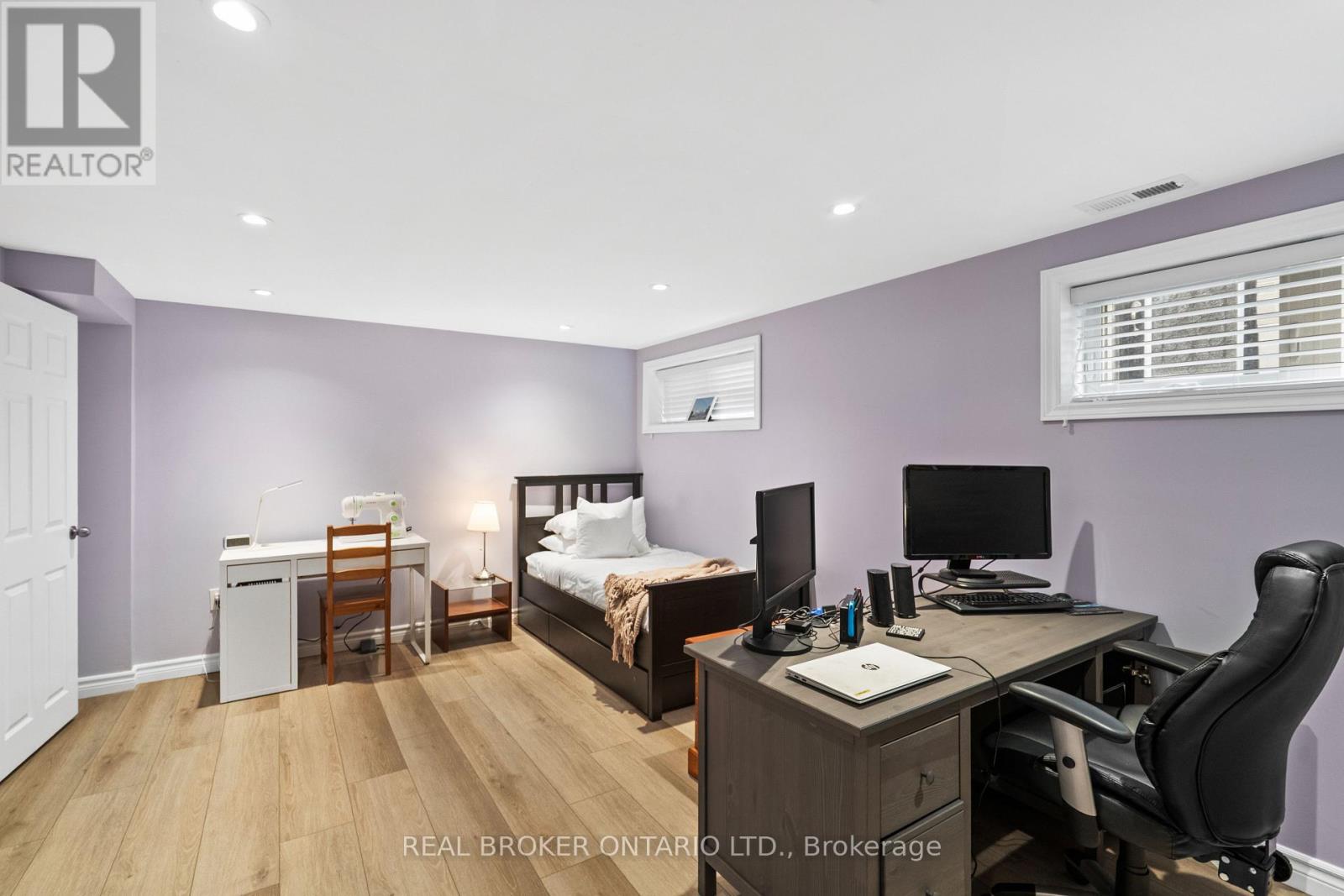 21 Decarie Circle, Toronto, Ontario  M9B 3H6 - Photo 27 - W12593562