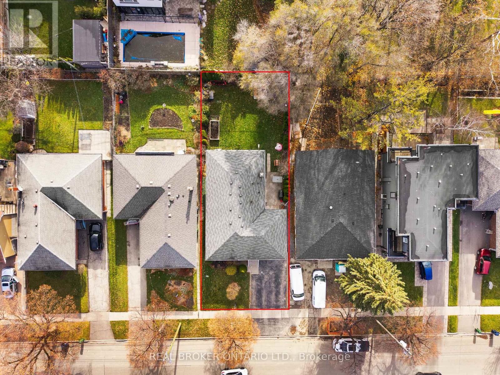 21 Decarie Circle, Toronto, Ontario  M9B 3H6 - Photo 33 - W12593562