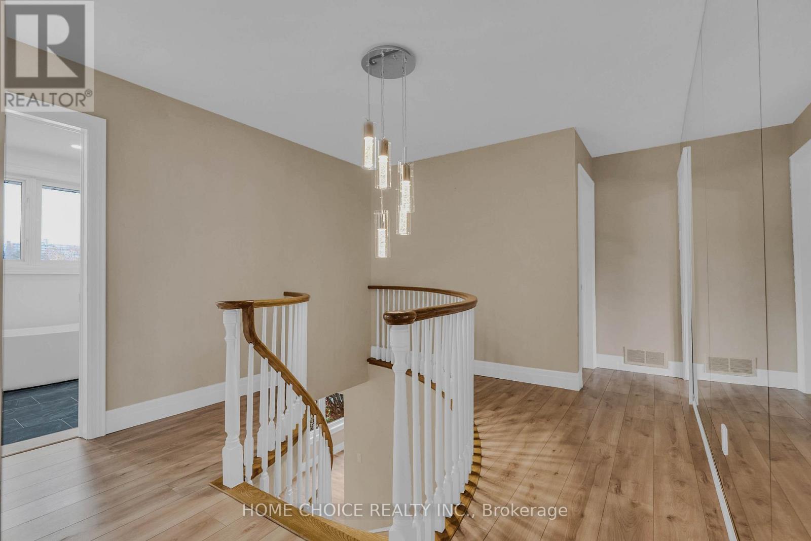 43 Golfwood Heights E, Toronto, Ontario  M9P 3L8 - Photo 24 - W12593564