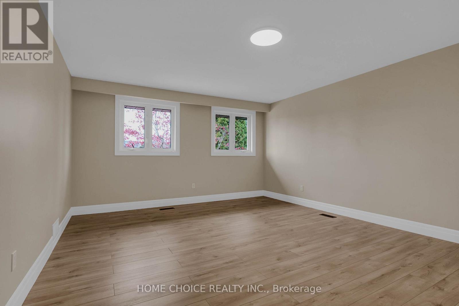 43 Golfwood Heights E, Toronto, Ontario  M9P 3L8 - Photo 25 - W12593564