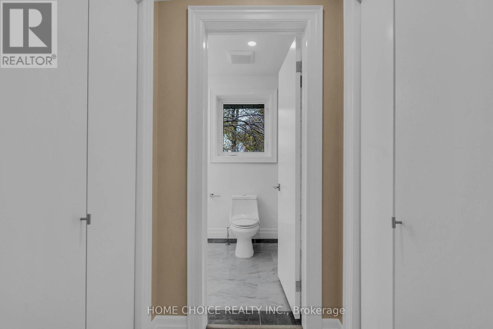 43 Golfwood Heights E, Toronto, Ontario  M9P 3L8 - Photo 27 - W12593564