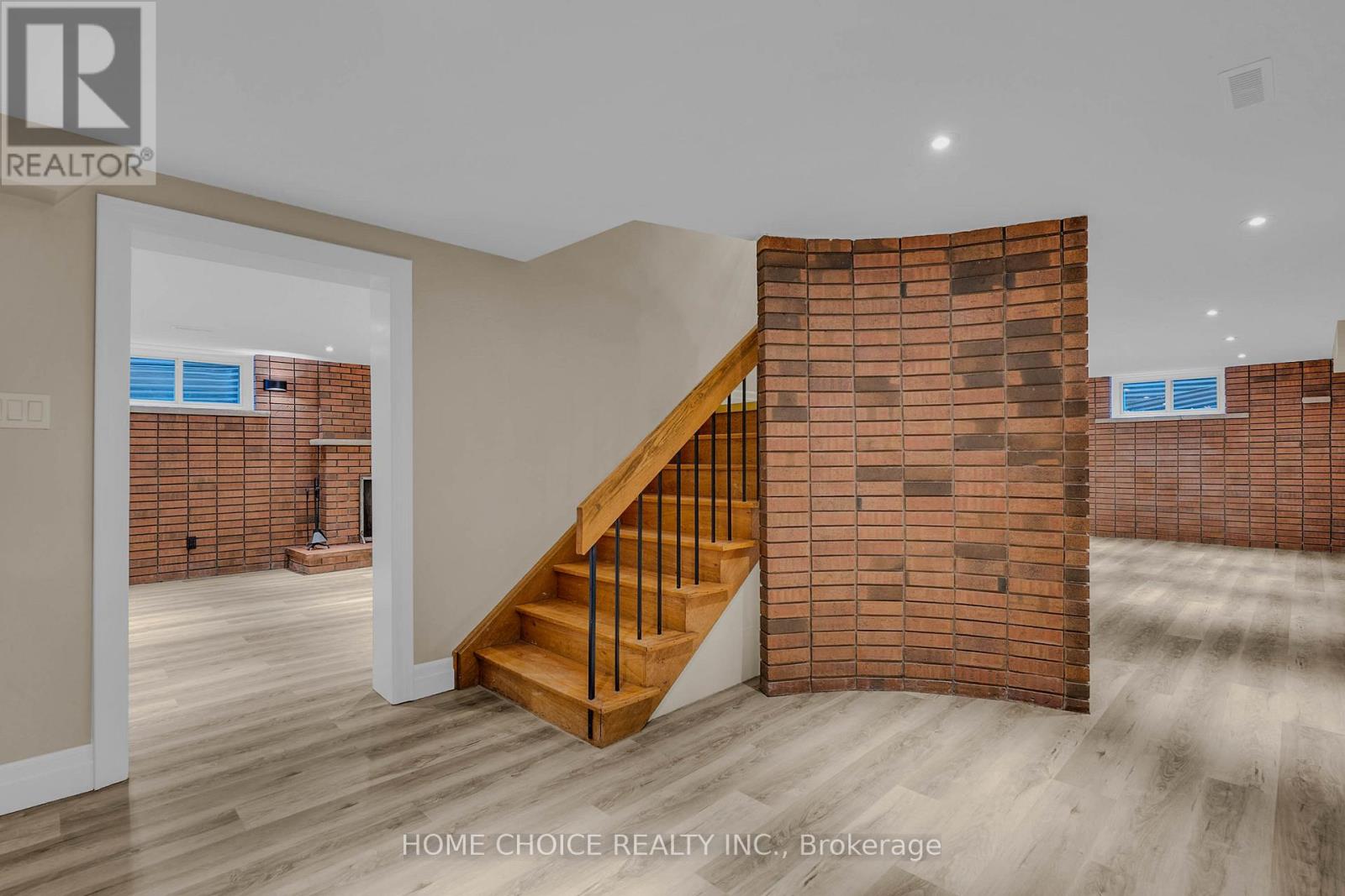 43 Golfwood Heights E, Toronto, Ontario  M9P 3L8 - Photo 38 - W12593564