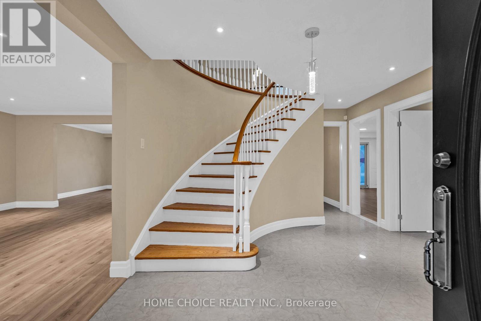 43 Golfwood Heights E, Toronto, Ontario  M9P 3L8 - Photo 7 - W12593564