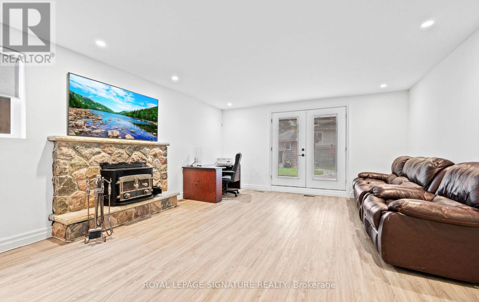 16 Kingsborough Crescent, Toronto, Ontario  M9R 2T9 - Photo 28 - W12593570