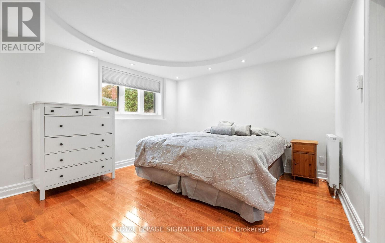 16 Kingsborough Crescent, Toronto, Ontario  M9R 2T9 - Photo 30 - W12593570