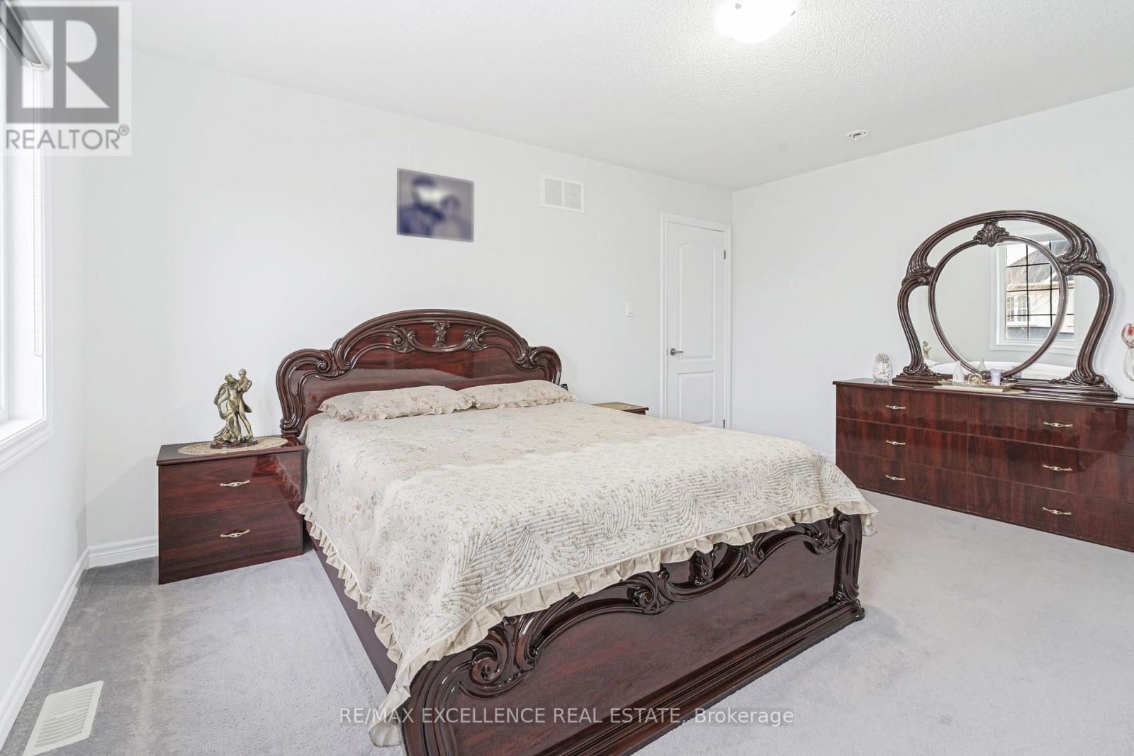 97 Folgate Crescent, Brampton, Ontario  L6R 4A6 - Photo 18 - W12593576