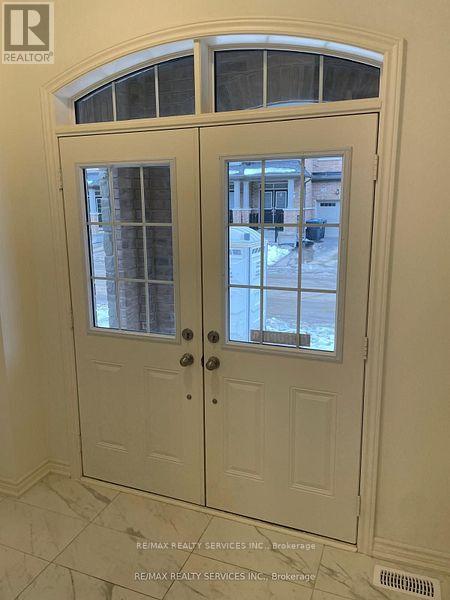 130 Adventura Road, Brampton, Ontario  L7A 5A7 - Photo 2 - W12593652