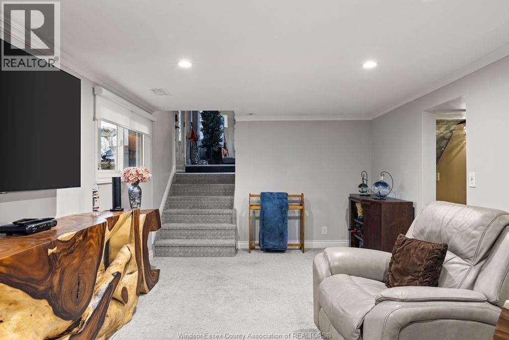 4113 Roseland Drive East, Windsor, Ontario  N9G 1Y5 - Photo 4 - 25030942