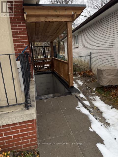 Bsmt - 10 Elrose Road, Brampton, Ontario  L6T 2C2 - Photo 3 - W12591414