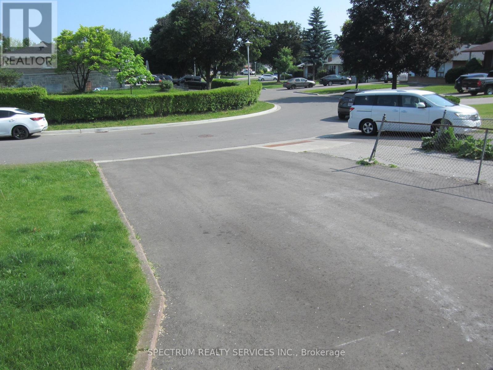 Bsmt - 10 Elrose Road, Brampton, Ontario  L6T 2C2 - Photo 13 - W12591414