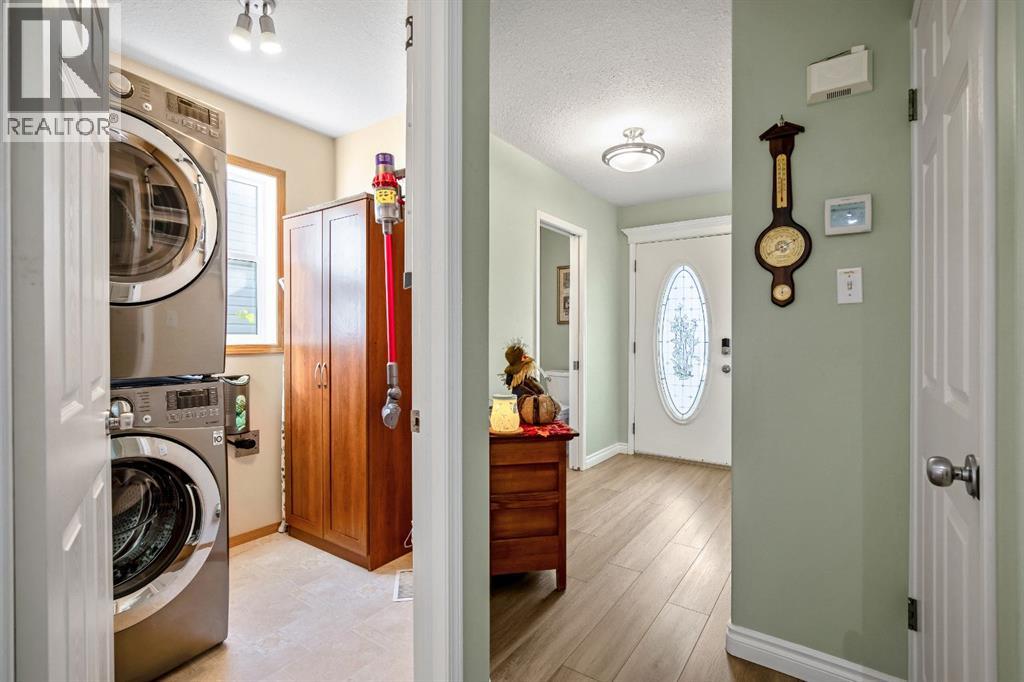 17 Luxstone Crescent Sw, Airdrie, Alberta  T4B 2W6 - Photo 25 - A2262599