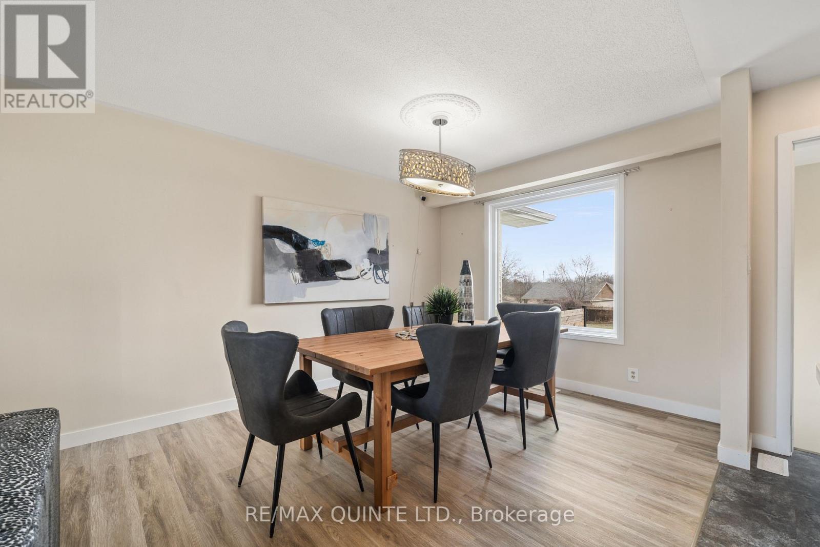 94 Cloverleaf Drive, Belleville, Ontario  K8N 4Z5 - Photo 11 - X12593686