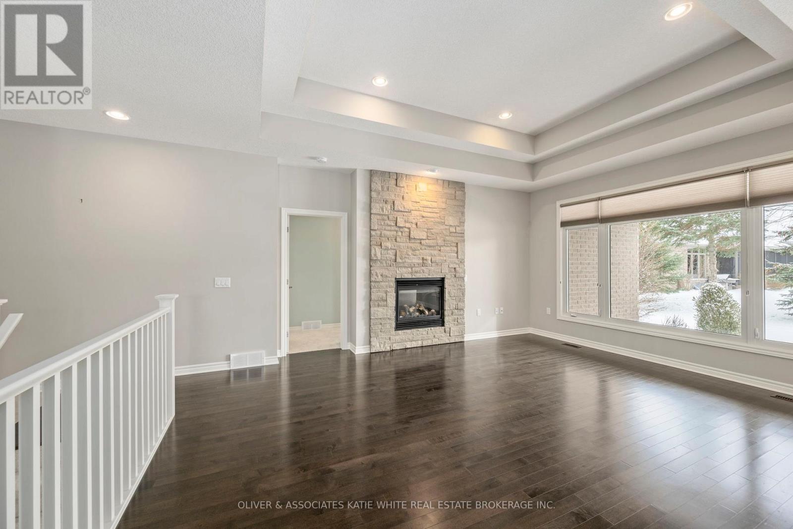 2205 Jack Nash Drive, London South, Ontario  N6K 5R3 - Photo 6 - X12593858