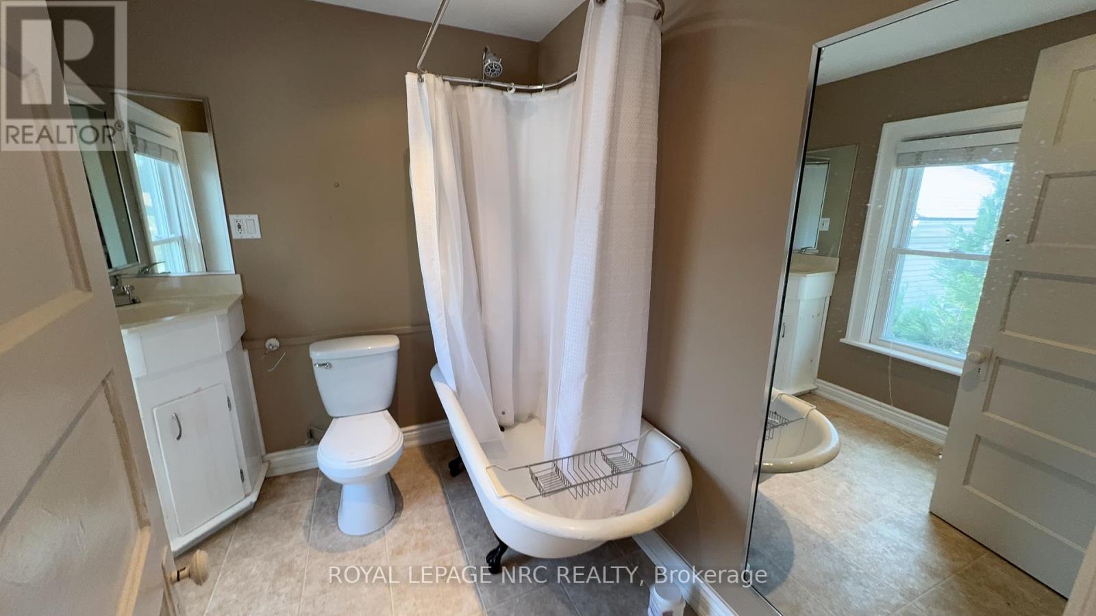 4579 Eastwood Crescent, Niagara Falls, Ontario  L2E 1B1 - Photo 24 - X12591154