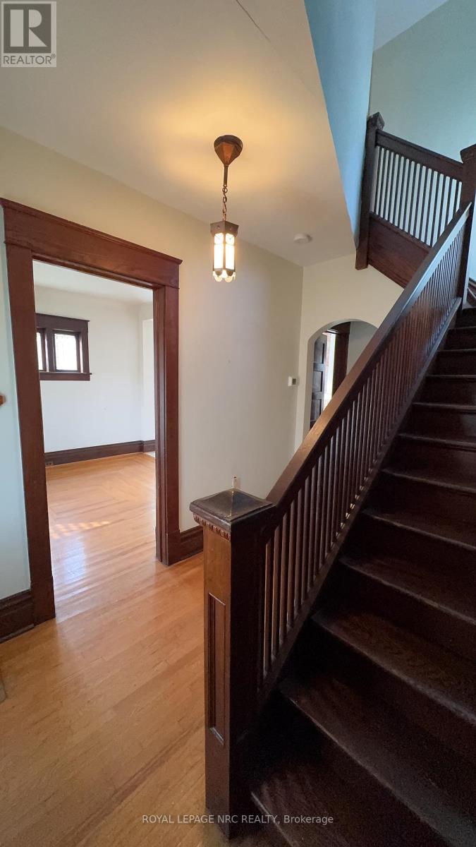 4579 Eastwood Crescent, Niagara Falls, Ontario  L2E 1B1 - Photo 12 - X12591154