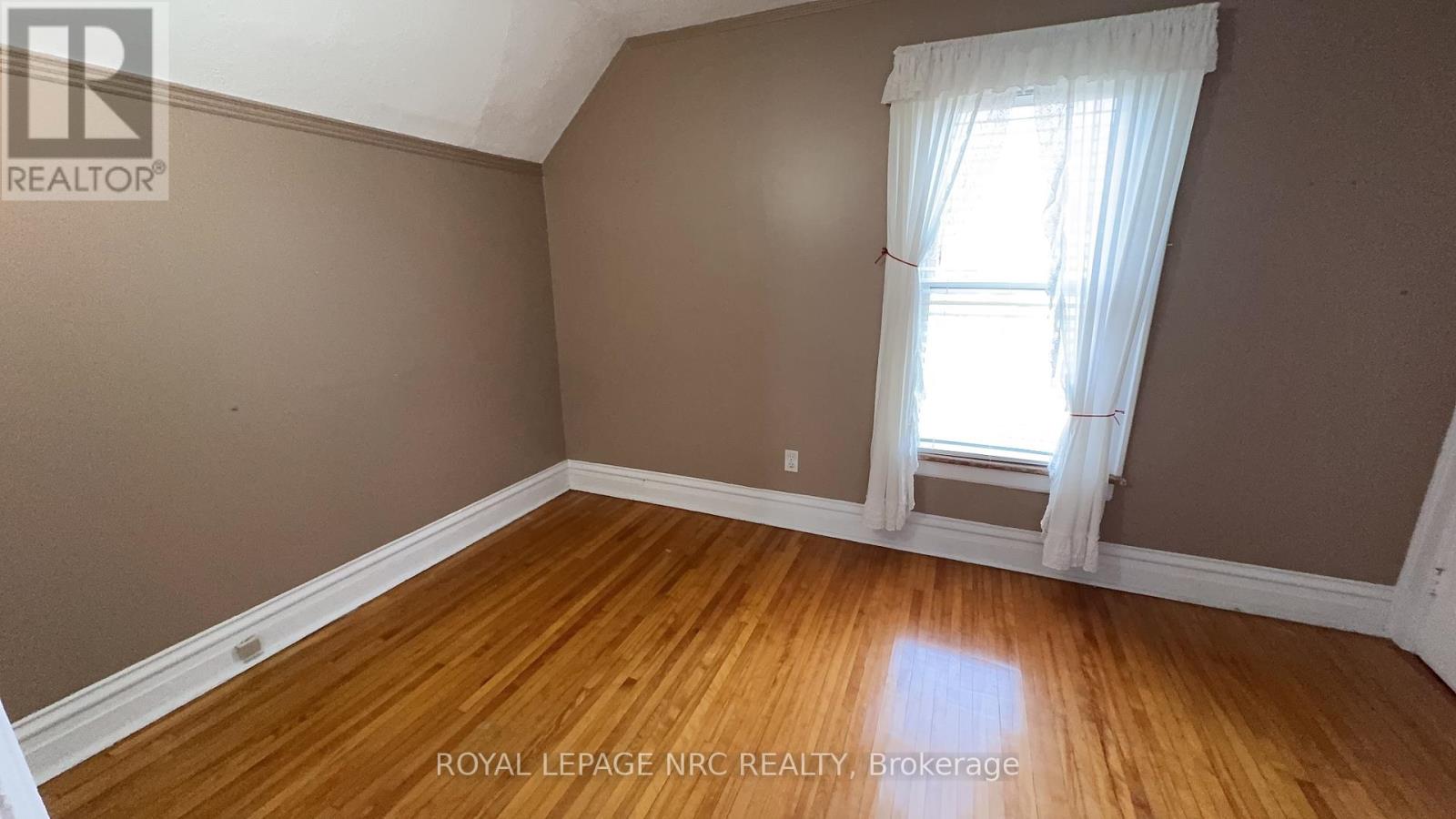 4579 Eastwood Crescent, Niagara Falls, Ontario  L2E 1B1 - Photo 22 - X12591154