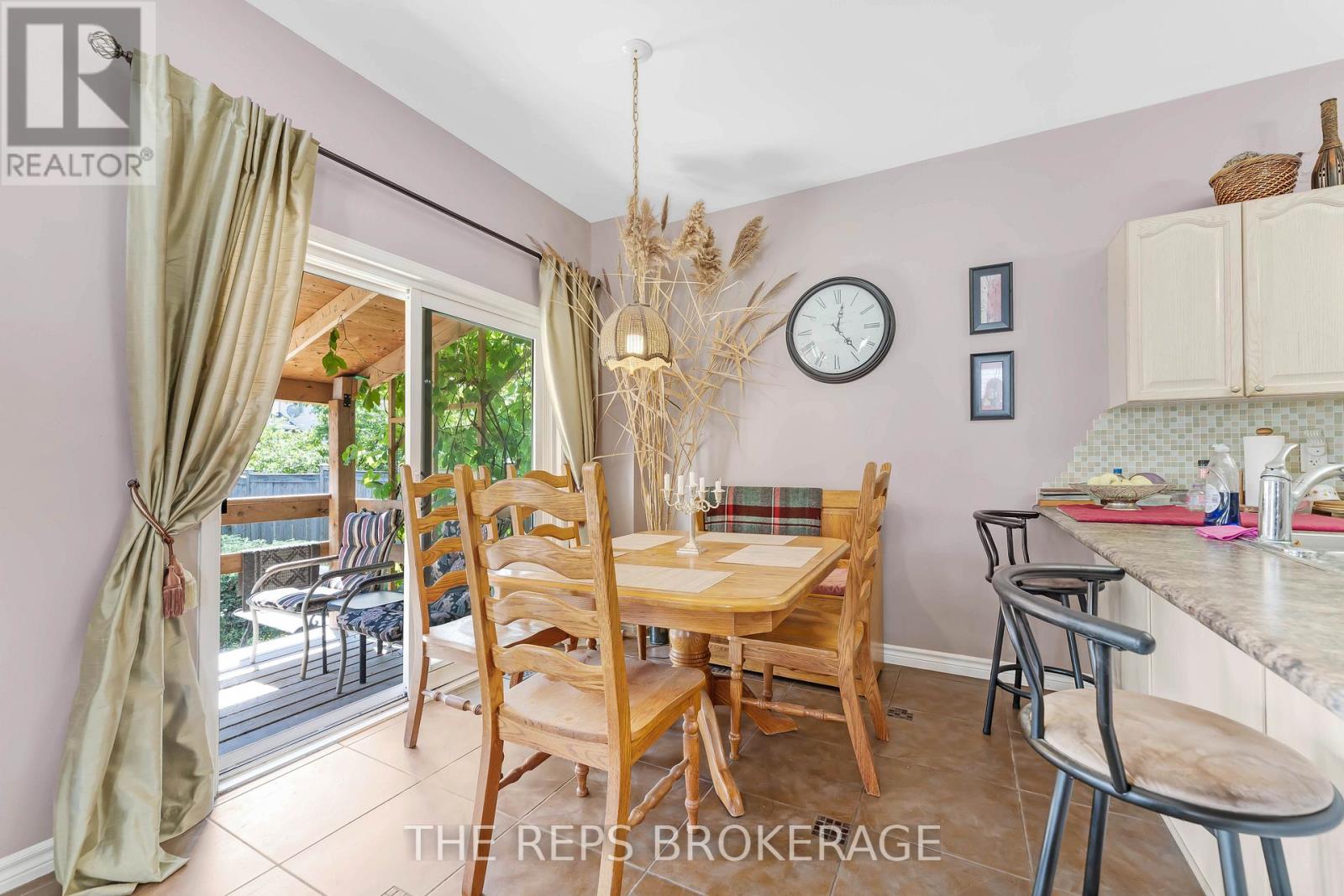 97 Black Bear Way, Ottawa, Ontario  K2S 2G6 - Photo 9 - X12593756