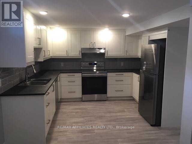 B - 1258 Firestone Crescent, Ottawa, Ontario K2C 3E3 - Photo 3 - X12593850