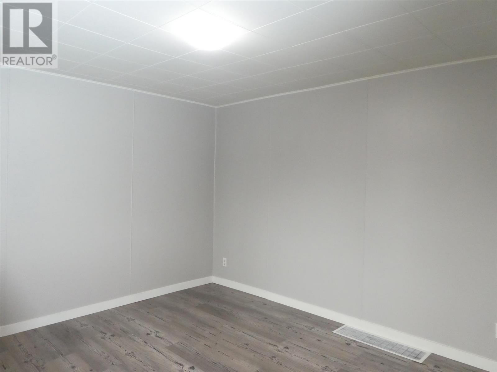 208 Third Ave Se, Geraldton, Ontario  P0T 1M0 - Photo 12 - TB243571