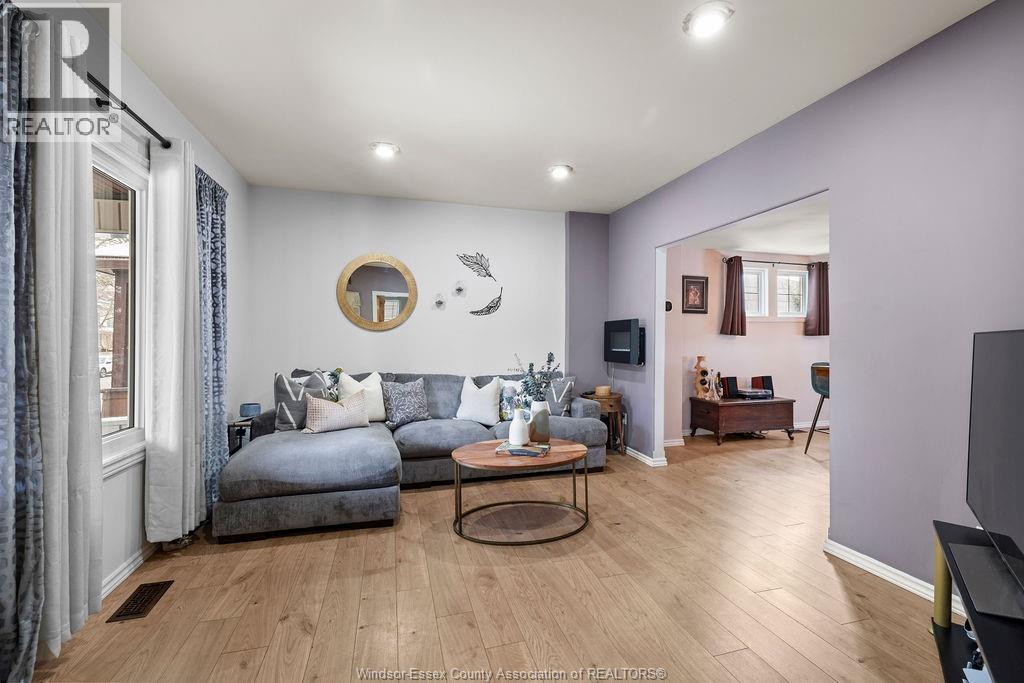 815 Moy Avenue, Windsor, Ontario  N9A 2N7 - Photo 7 - 25030958