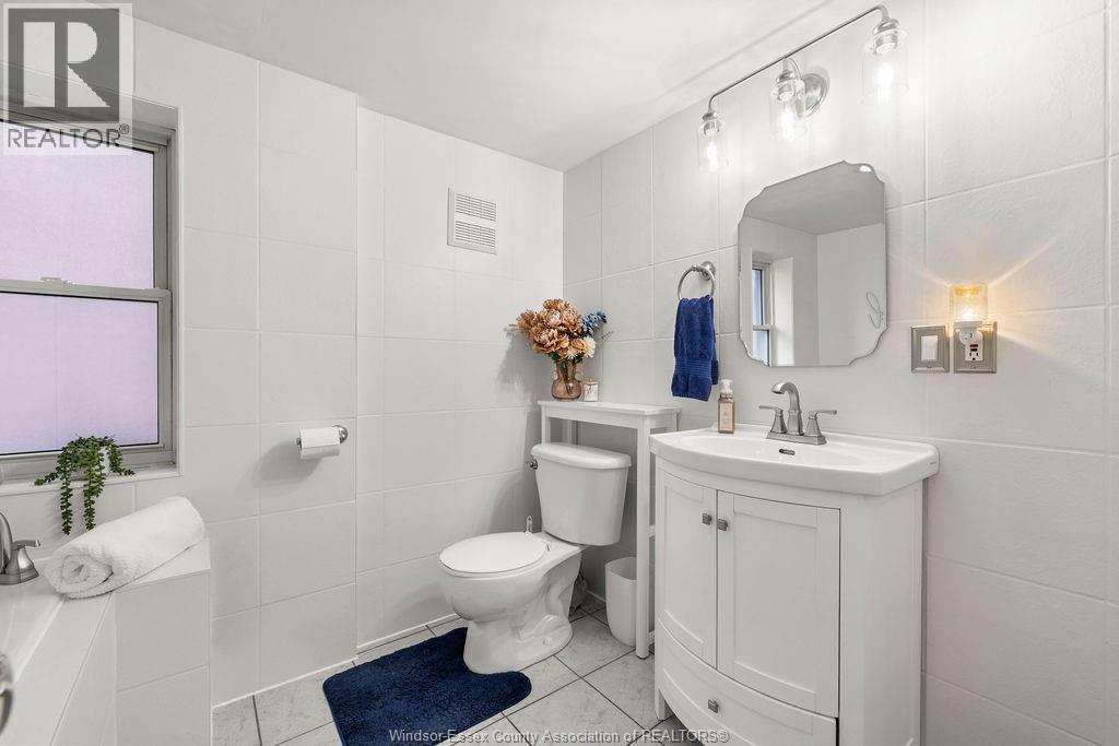 815 Moy Avenue, Windsor, Ontario  N9A 2N7 - Photo 24 - 25030958