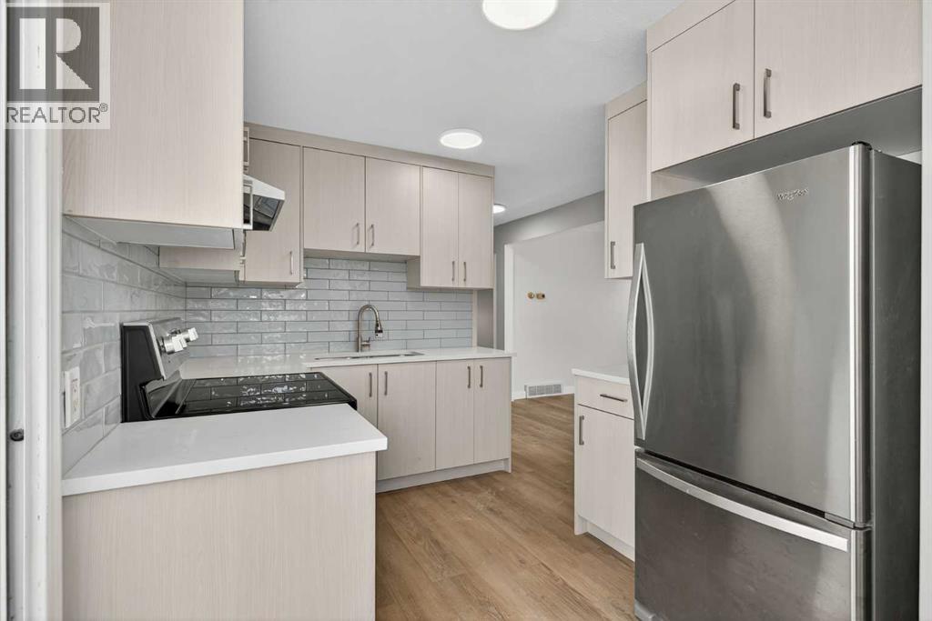 5923 Centre Street Nw, Calgary, Alberta  T2K 0T5 - Photo 5 - A2252917