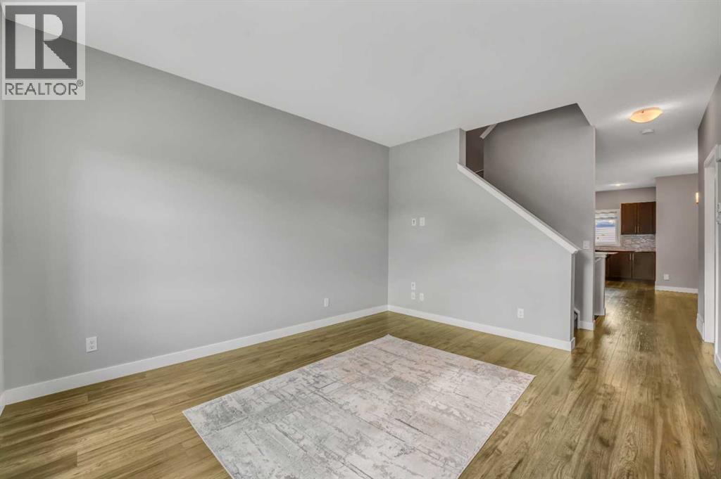 315 Hillcrest Drive Sw, Airdrie, Alberta  T4B 4C7 - Photo 4 - A2268757