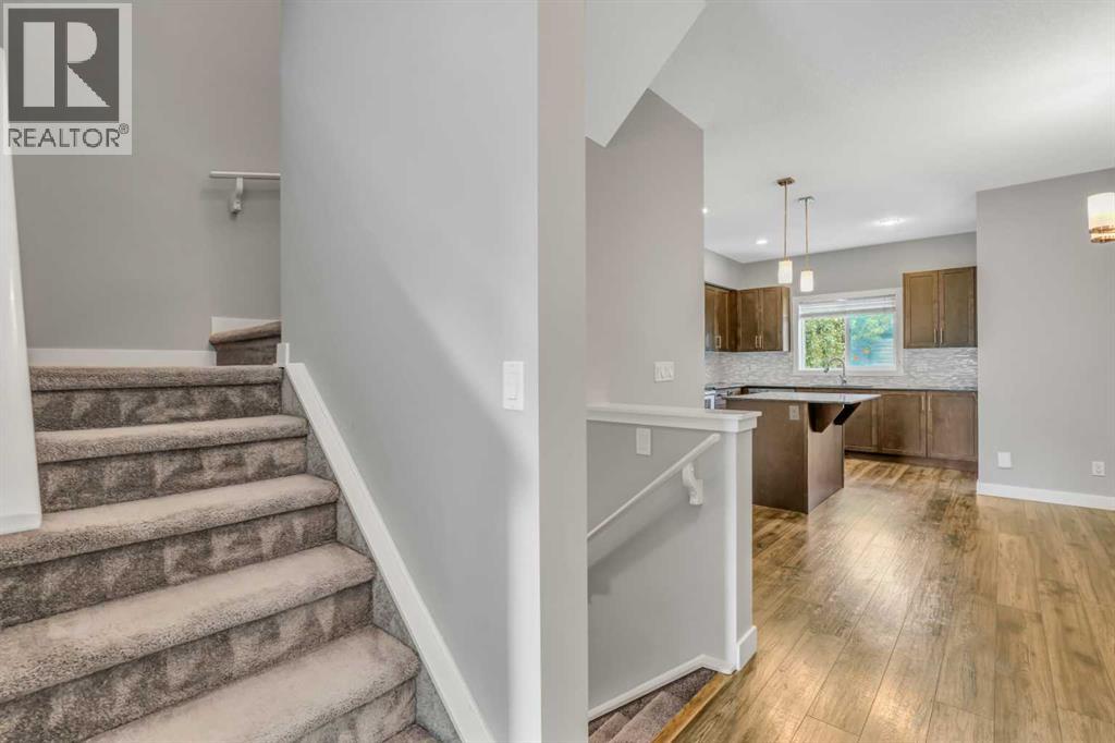 315 Hillcrest Drive Sw, Airdrie, Alberta  T4B 4C7 - Photo 6 - A2268757