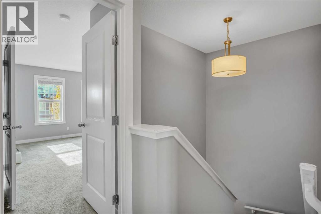 315 Hillcrest Drive Sw, Airdrie, Alberta  T4B 4C7 - Photo 14 - A2268757