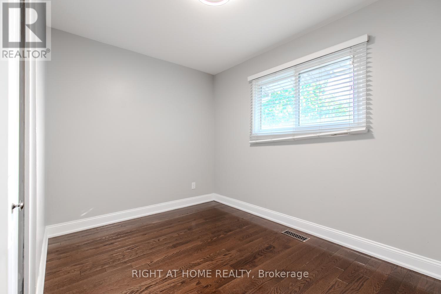 12 Murellen Crescent, Toronto, Ontario  M4A 2K5 - Photo 20 - C12419384