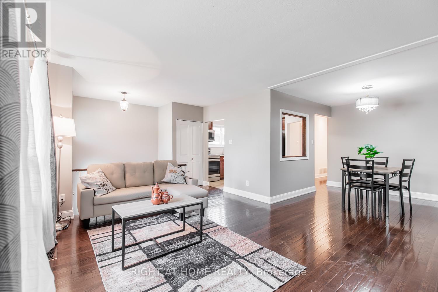 12 MURELLEN CRESCENT, Toronto, Ontario