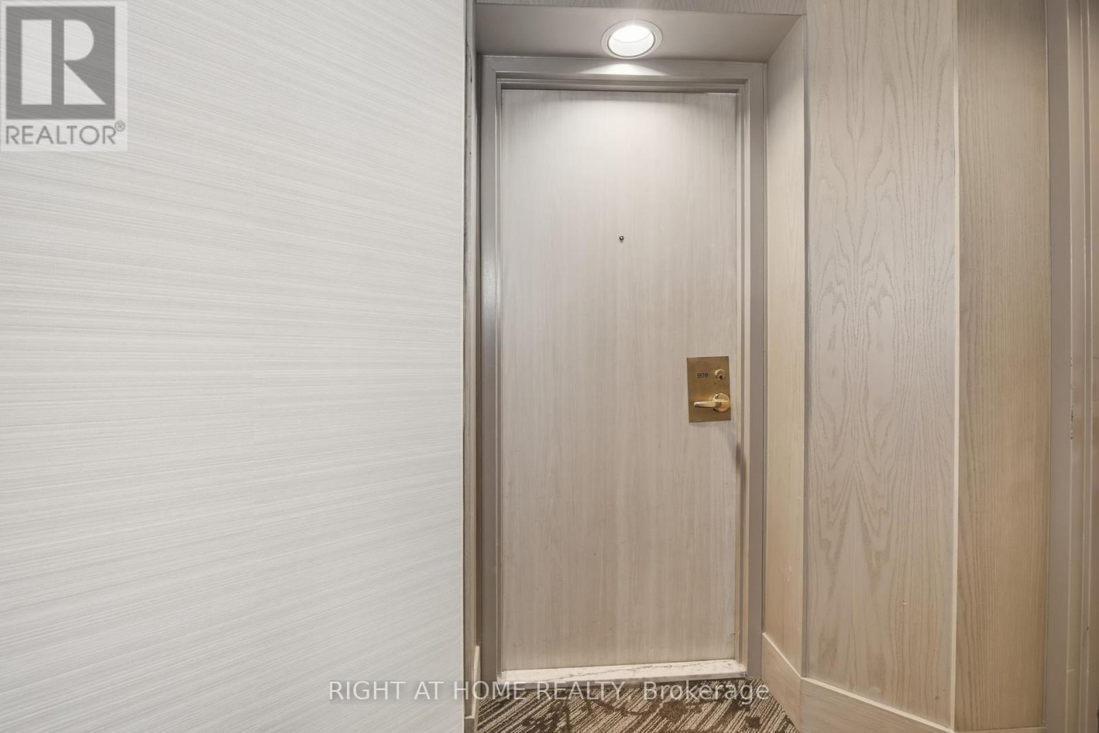 909 - 2155 Burnhamthorpe Road W, Mississauga, Ontario  L5L 5P4 - Photo 19 - W12425592