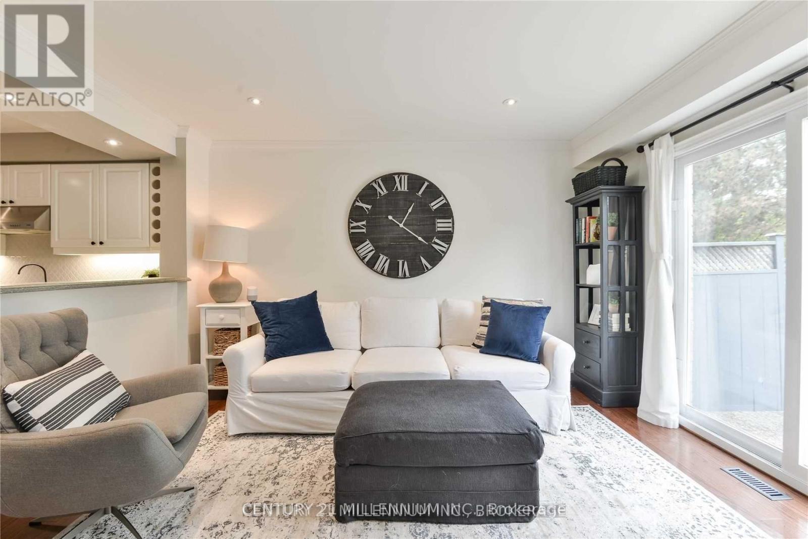 32 Gardenia Way, Caledon, Ontario  L7C 1B2 - Photo 10 - W12593334