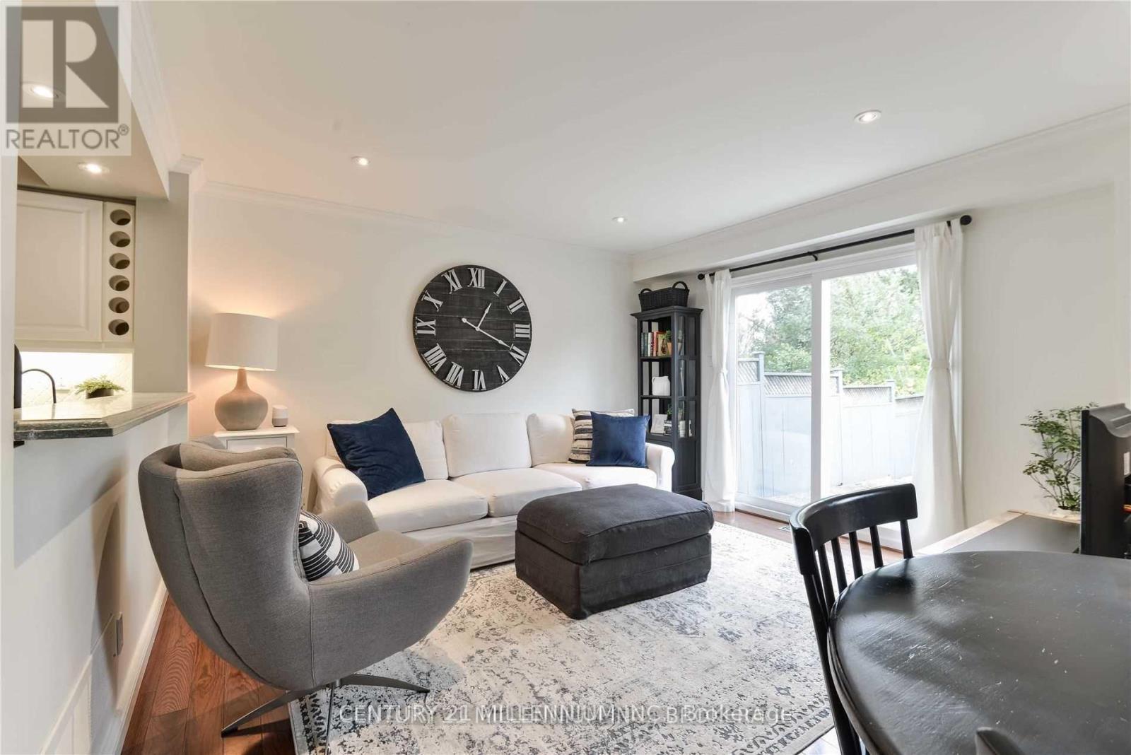 32 Gardenia Way, Caledon, Ontario  L7C 1B2 - Photo 9 - W12593334