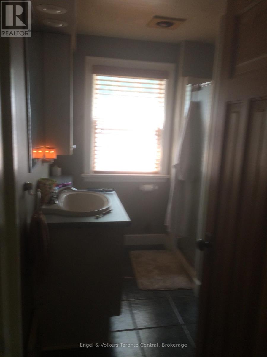 639 14th Street W, Owen Sound, Ontario N4K 3Y5 - Photo 6 - X12593684