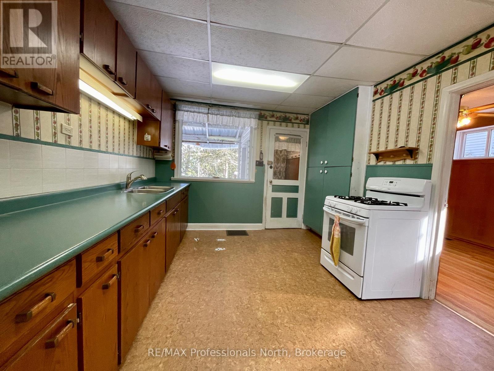 330 John St South Street, Gravenhurst, Ontario P1P 1J1 - Photo 12 - X12593744