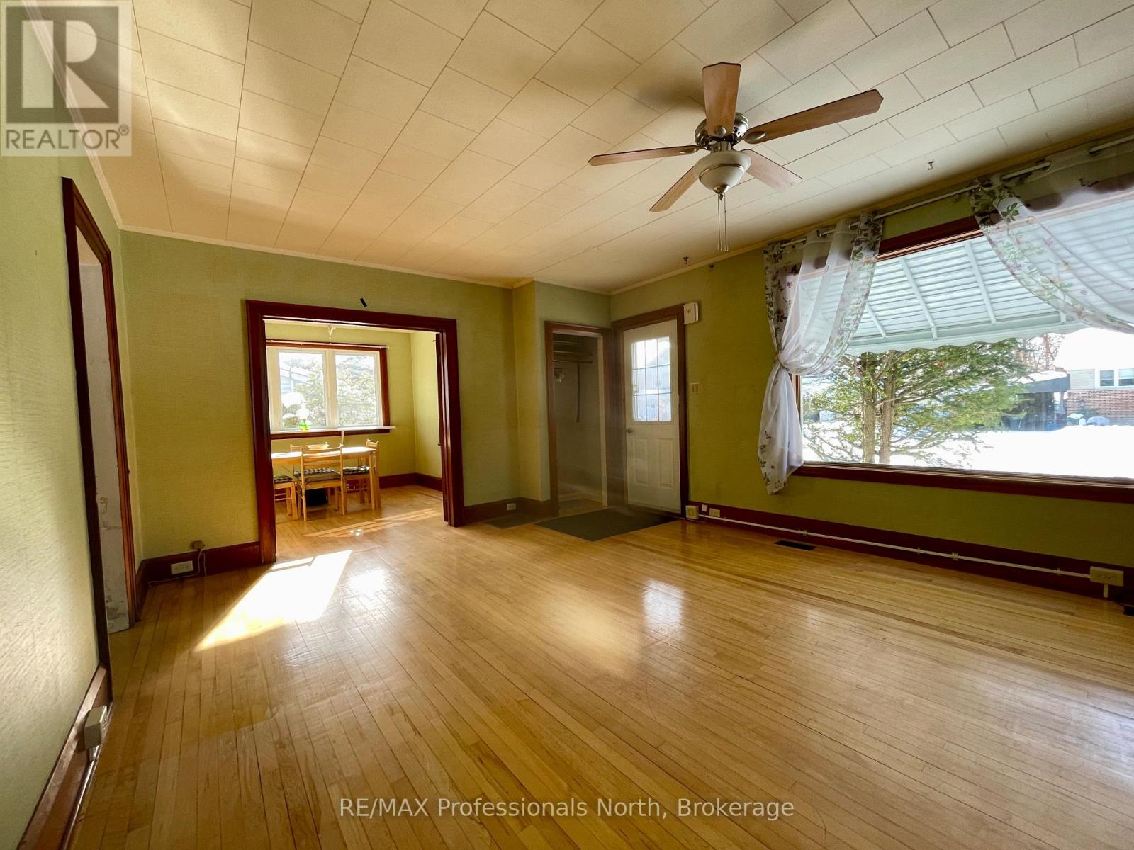 330 John St South Street, Gravenhurst, Ontario P1P 1J1 - Photo 6 - X12593744