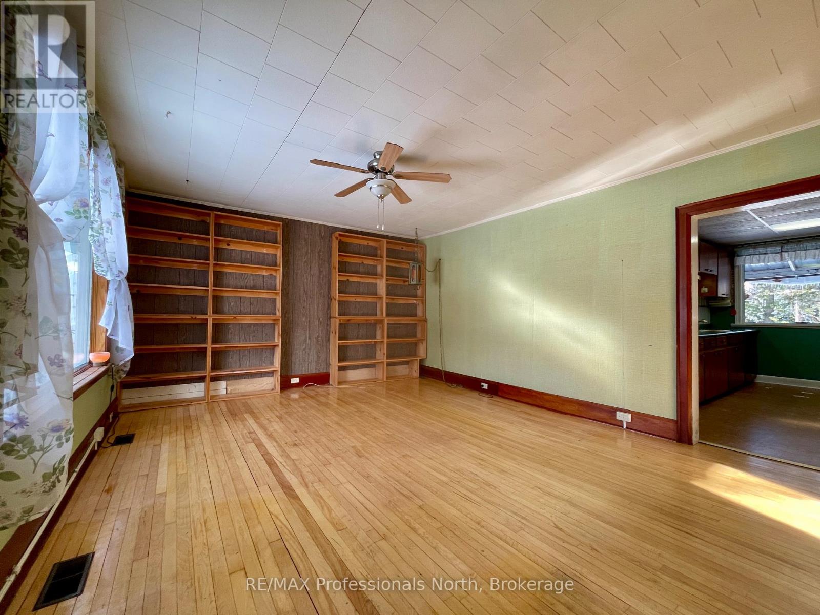 330 John St South Street, Gravenhurst, Ontario P1P 1J1 - Photo 7 - X12593744