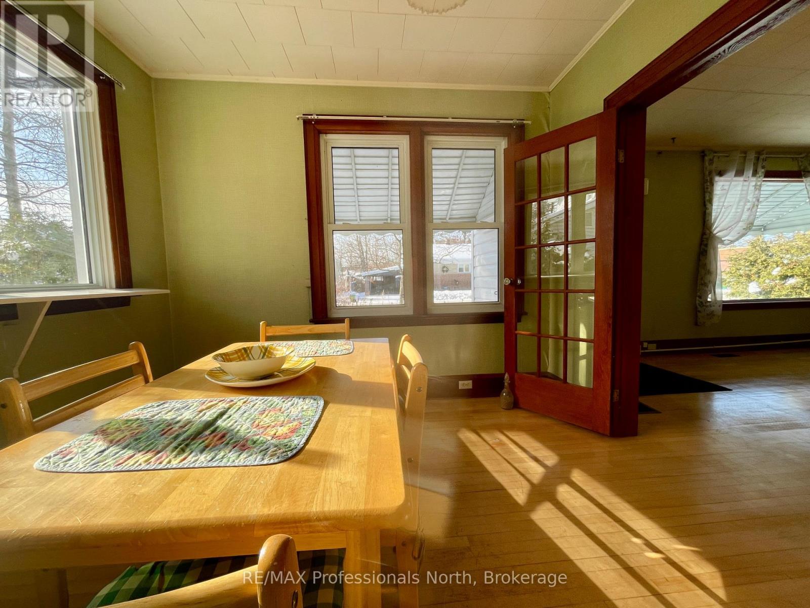 330 John St South Street, Gravenhurst, Ontario P1P 1J1 - Photo 8 - X12593744