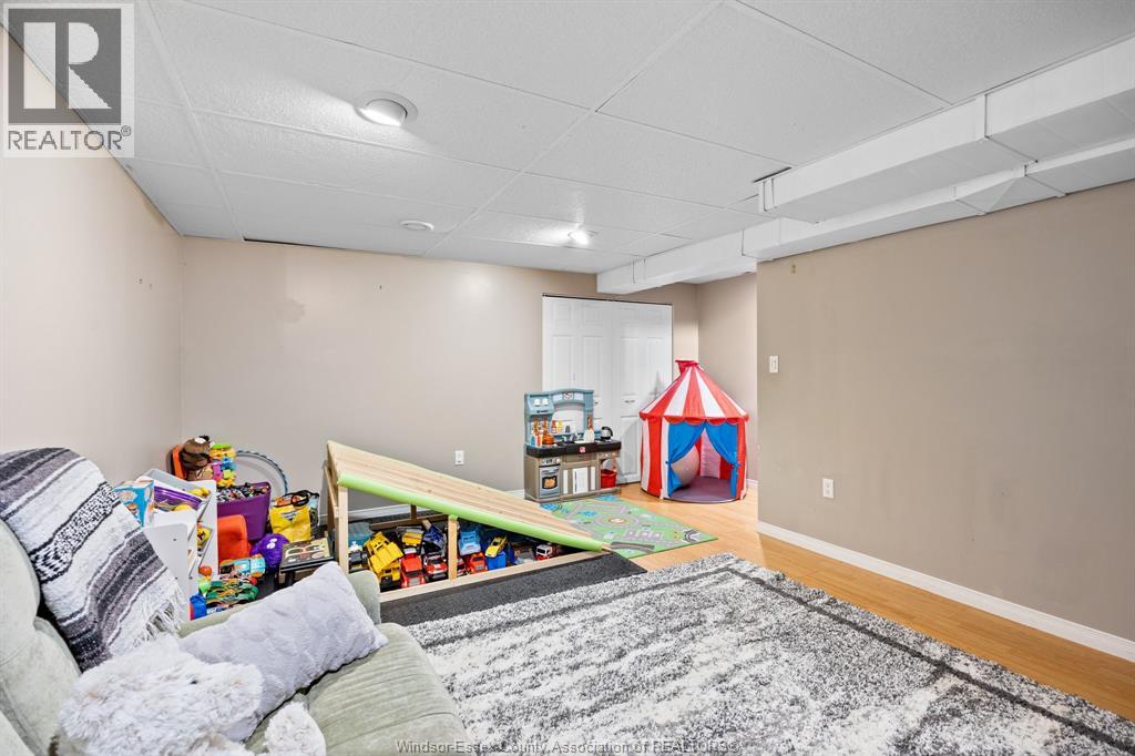 330 Fryer Street, Amherstburg, Ontario N9V 2L9 - Photo 23 - 25030954