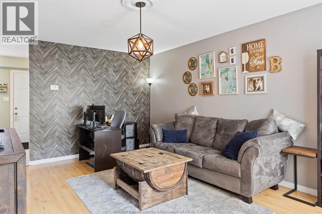 330 Fryer Street, Amherstburg, Ontario N9V 2L9 - Photo 5 - 25030954