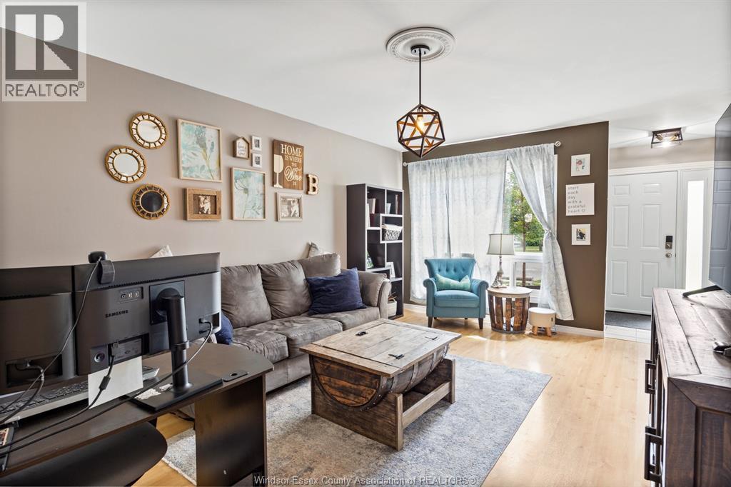 330 Fryer Street, Amherstburg, Ontario N9V 2L9 - Photo 8 - 25030954