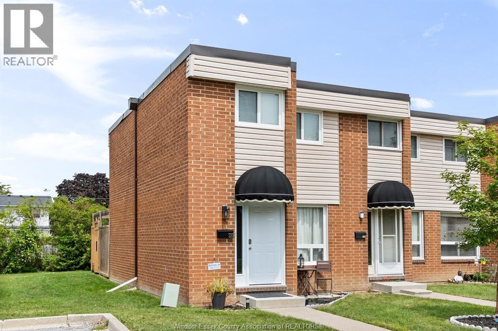 330 Fryer Street, Amherstburg, Ontario  N9V 2L9 - Photo 2 - 25030952