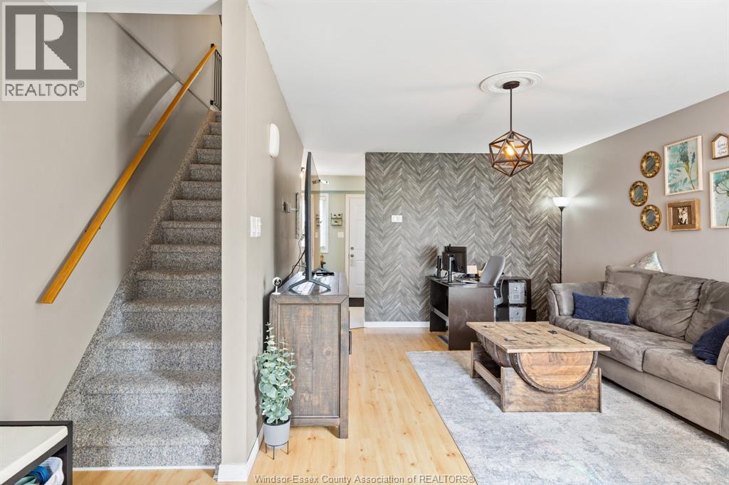 330 Fryer Street, Amherstburg, Ontario  N9V 2L9 - Photo 4 - 25030952